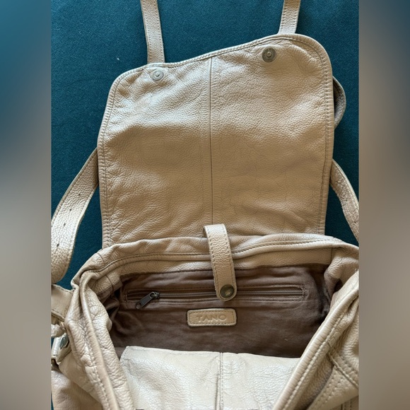 Tano Crossbody Leather Bag - Picture 2 of 9